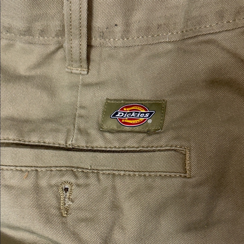 Dickies Men's Beige Cargo Shorts - Picture 2 of 5